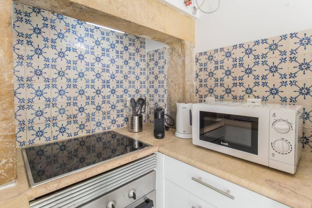 135 A - In Tranquil Flat In Alfama Near Se And Castle * Lisboa