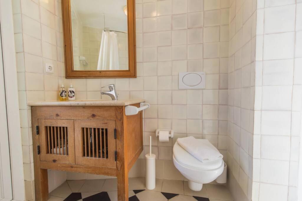 135 A - In Tranquil Flat In Alfama Near Se And Castle Lisboa