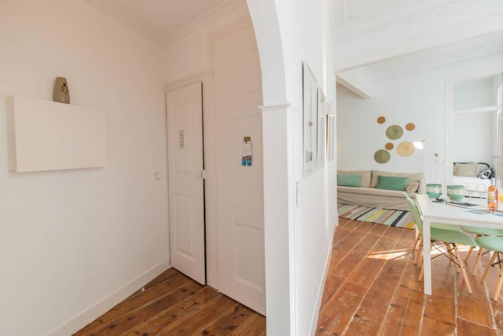 Apartamento 135 A - In Tranquil Flat In Alfama Near Se And Castle
