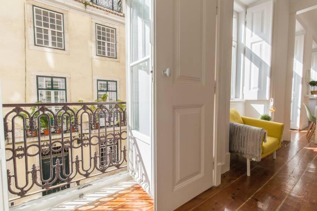 Apartamento 135 A - In Tranquil Flat In Alfama Near Se And Castle Lisboa