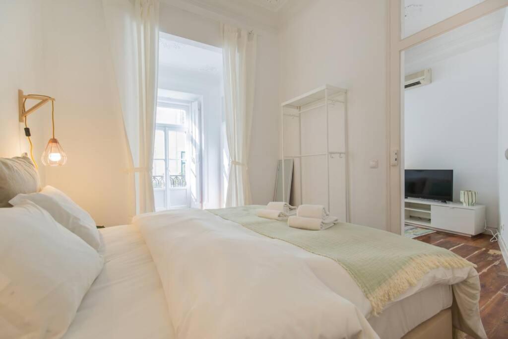 135 A - In Tranquil Flat In Alfama Near Se And Castle Lisboa