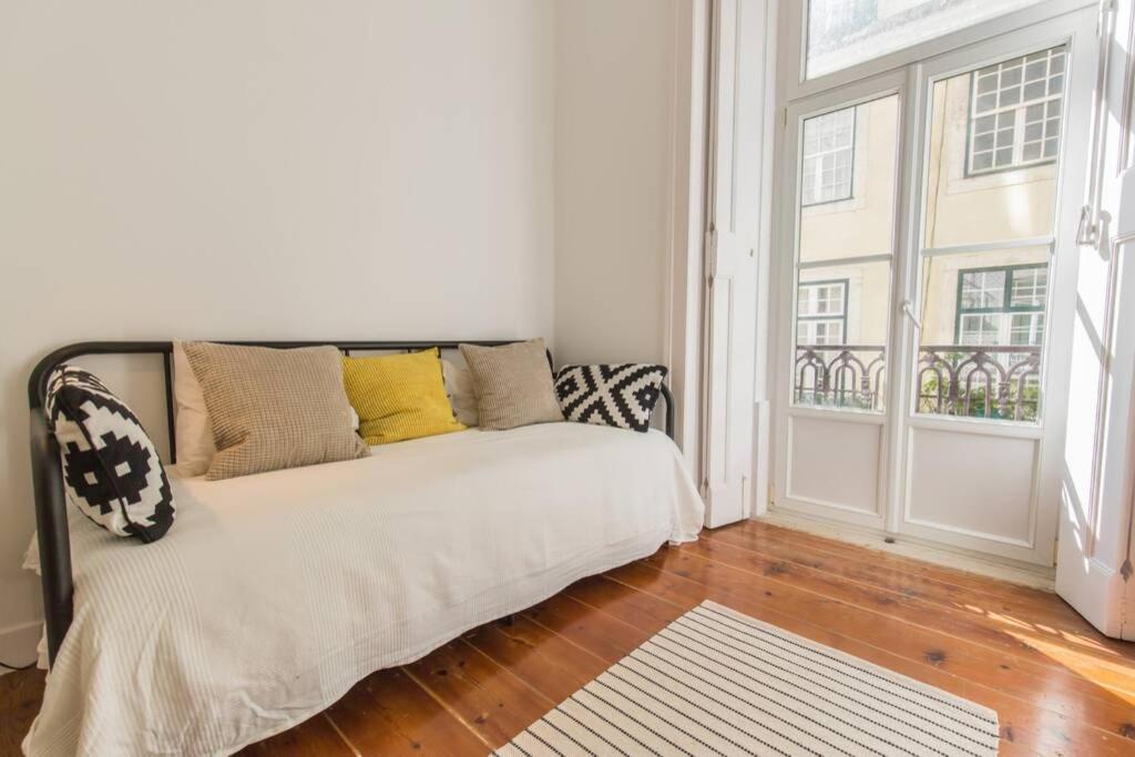Apartamento 135 A - In Tranquil Flat In Alfama Near Se And Castle Lisboa